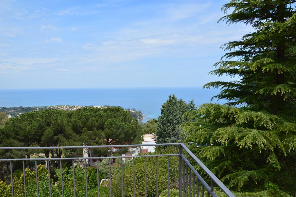 Villa Bouganvilla チェファル エクステリア 写真
